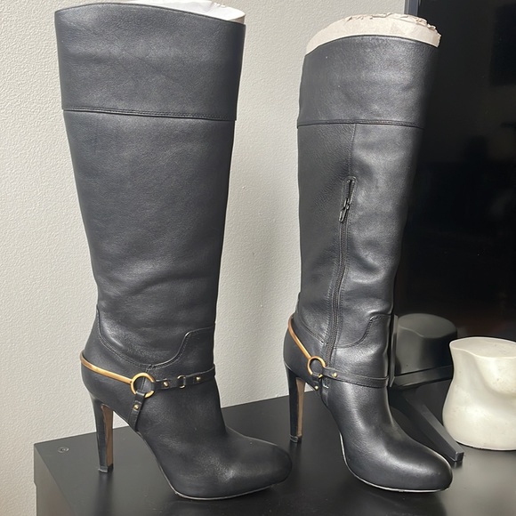 Beautiful ISOLA Boot - Picture 2 of 14